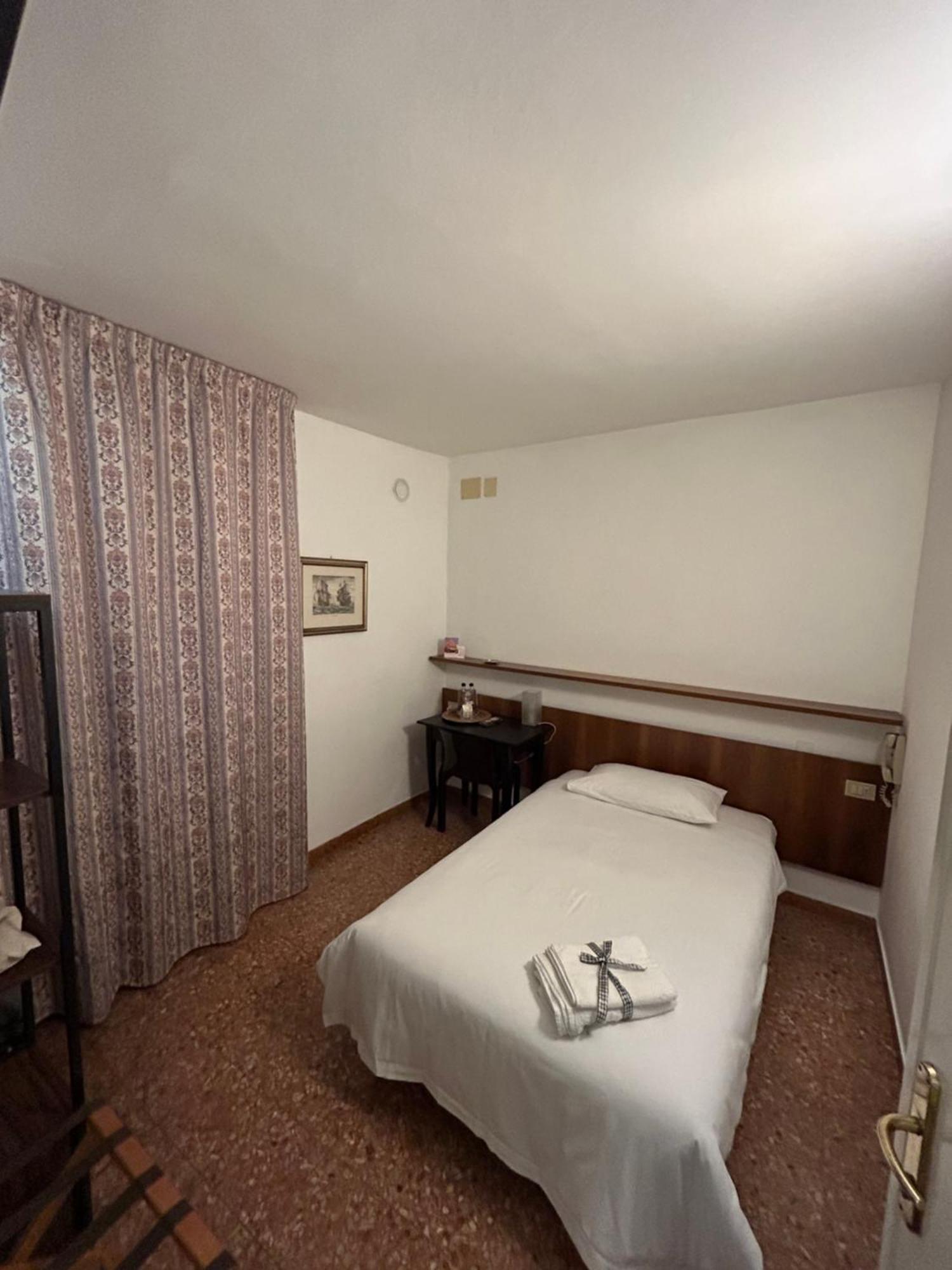 Albergo Da Pina Lazise Extérieur photo